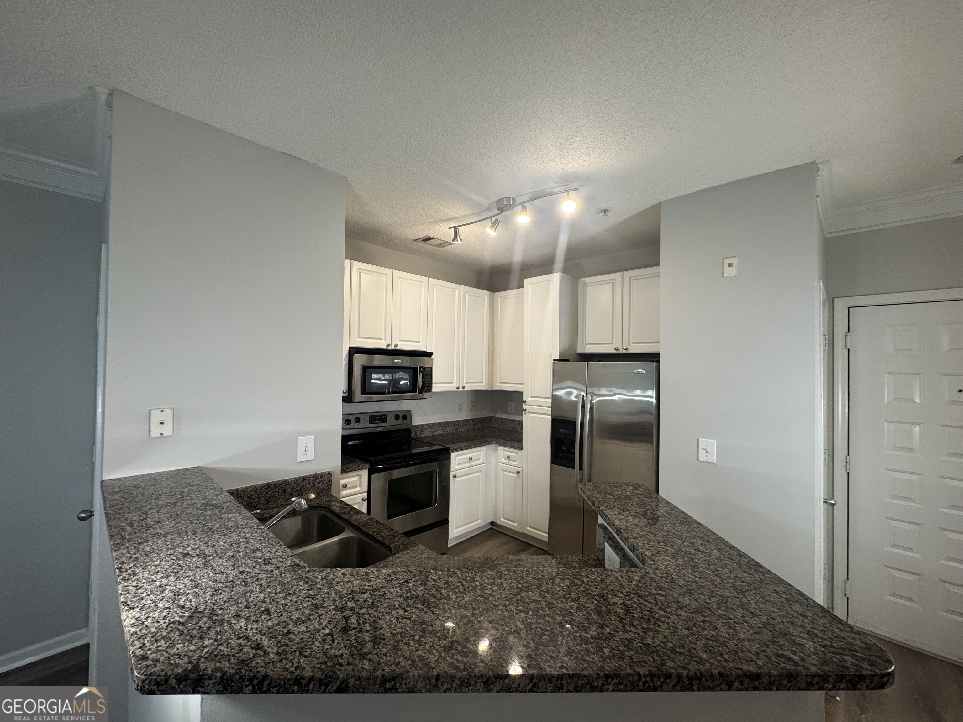 10 Perimeter Summit BLVD 4211