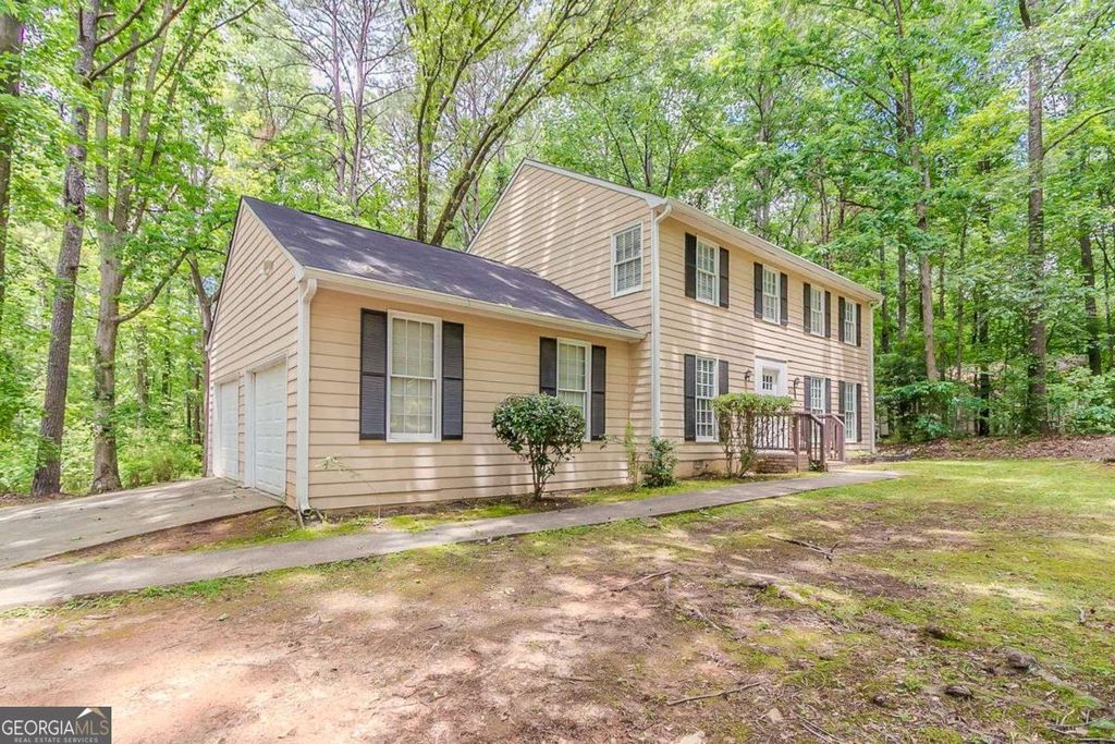 Photo of 205 N Fayette Drive, Fayetteville, GA 30214 (MLS # 10631326)