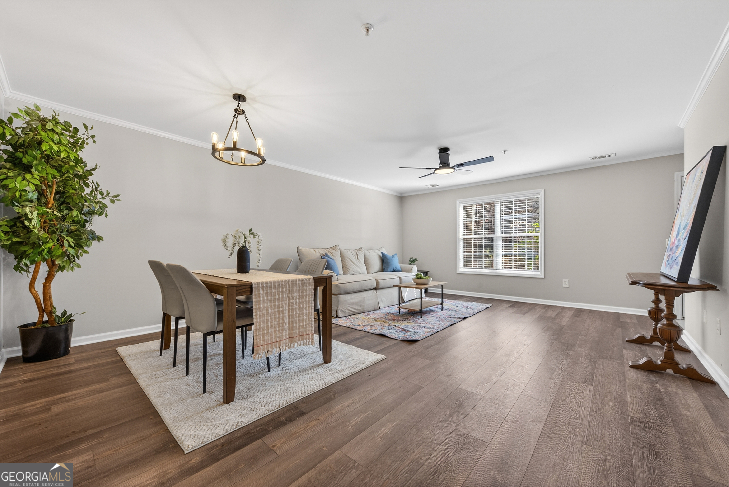 104 Westchester CIR 4