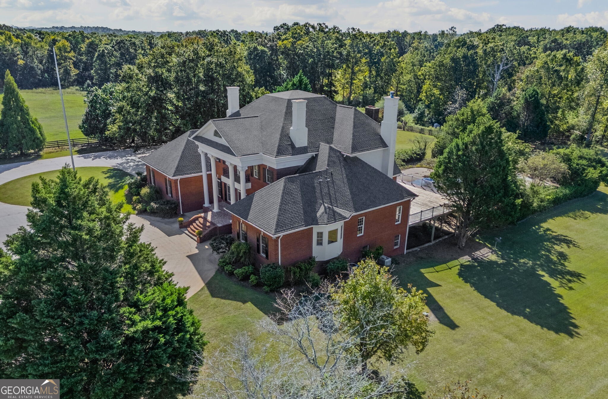 1202 Hodges CIR