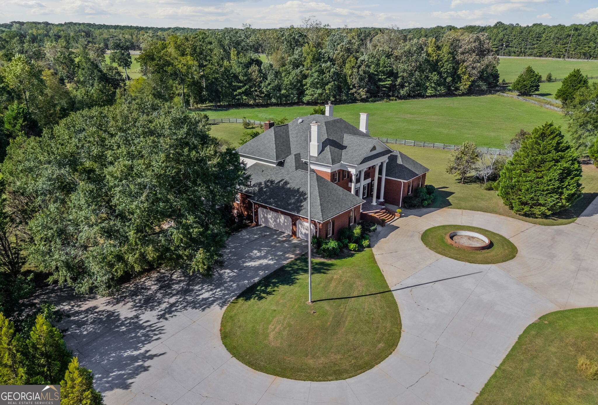 1202 Hodges CIR
