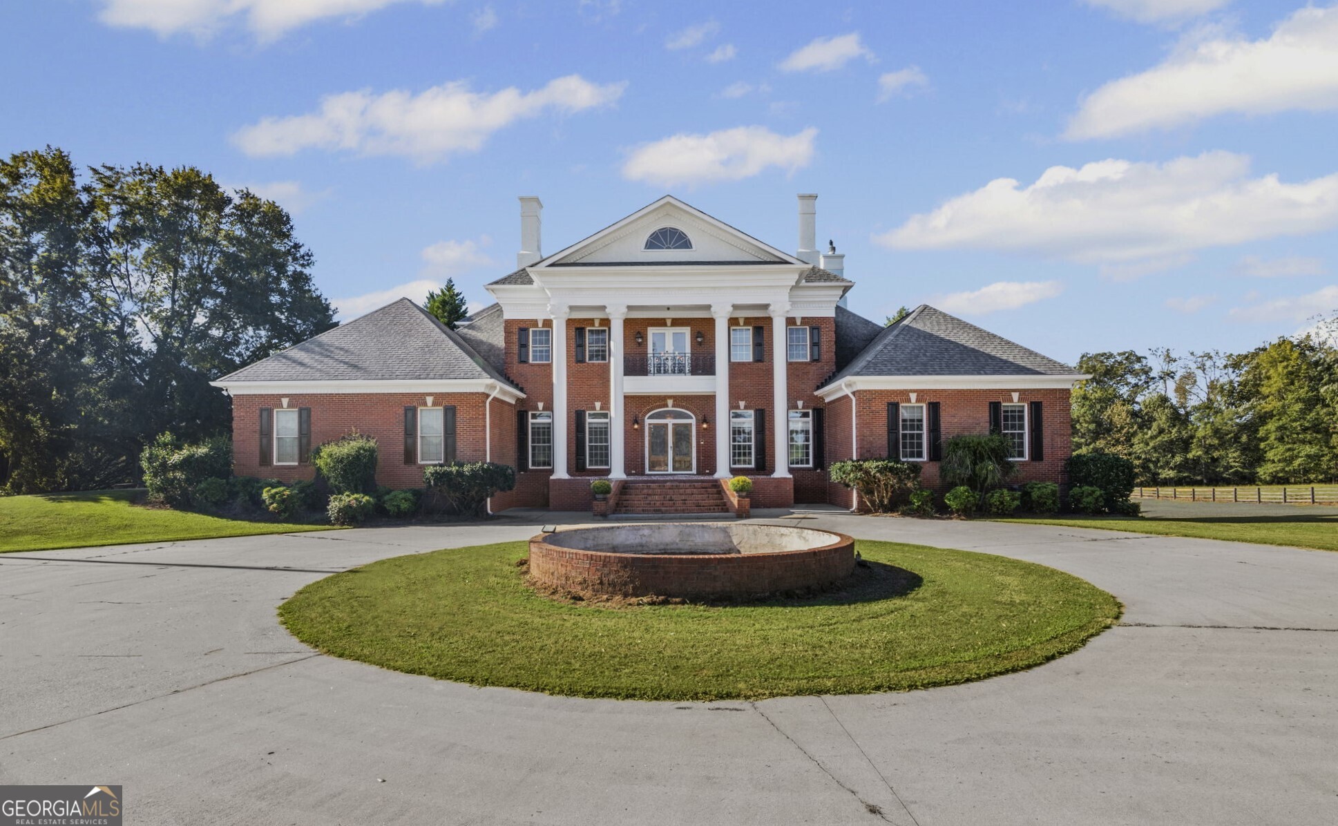 1202 Hodges CIR