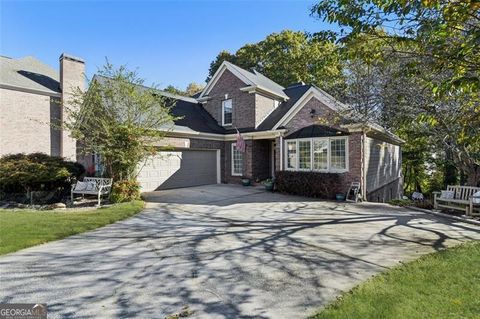 Photo of 1470 HIGHLAND LAKE Dr, Lawrenceville, GA 30045 (MLS # 10654627)