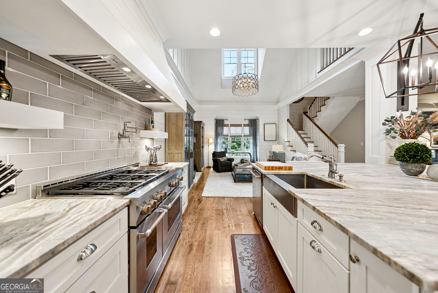 Roswell, Georgia 30075, United States, 4 Bedrooms Bedrooms, ,5 BathroomsBathrooms,Residential,Pending,199784