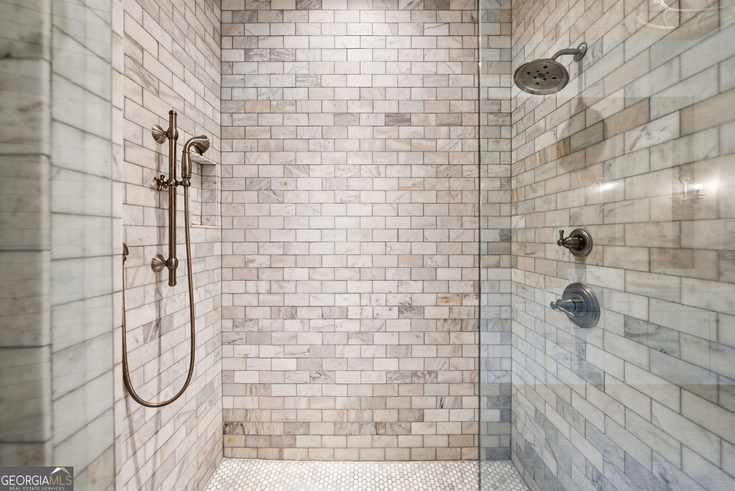 Roswell, Georgia 30075, United States, 4 Bedrooms Bedrooms, ,5 BathroomsBathrooms,Residential,Pending,199784