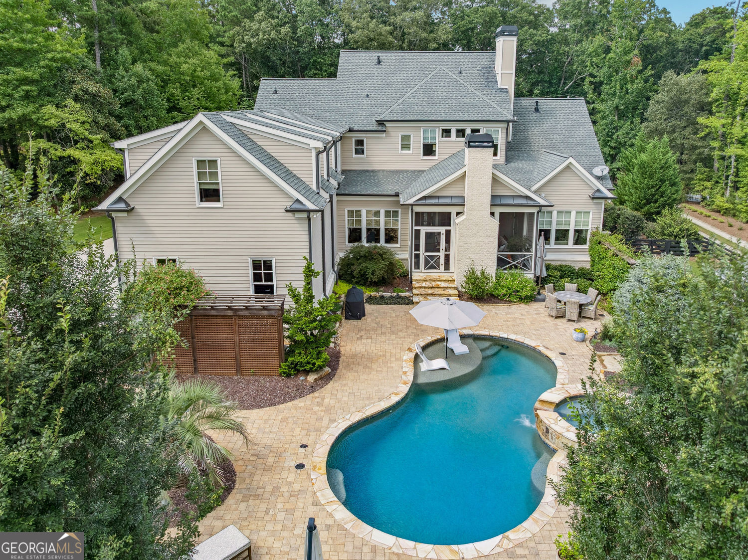 Roswell, Georgia 30075, United States, 4 Bedrooms Bedrooms, ,5 BathroomsBathrooms,Residential,Pending,199784