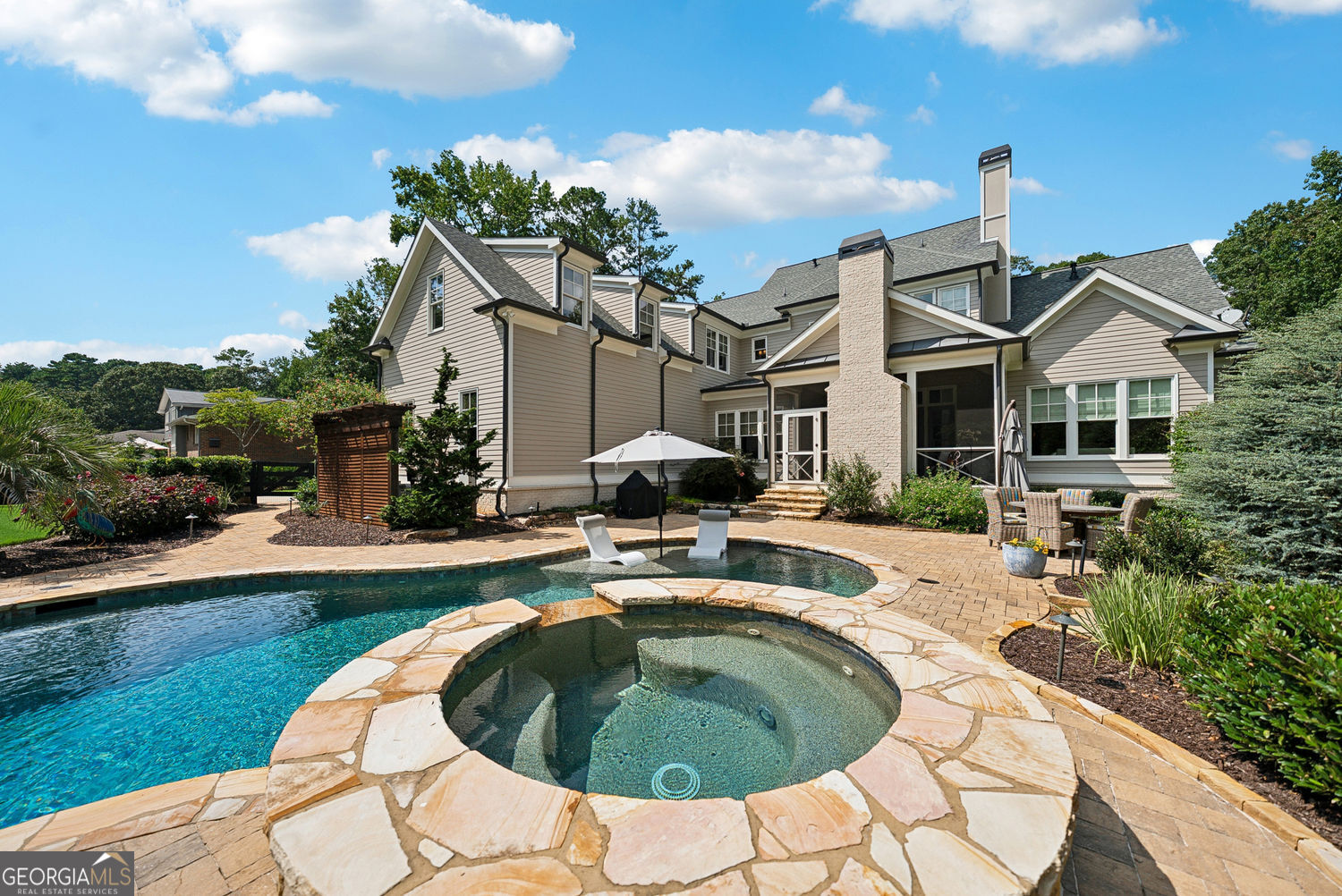 Roswell, Georgia 30075, United States, 4 Bedrooms Bedrooms, ,5 BathroomsBathrooms,Residential,Pending,199784