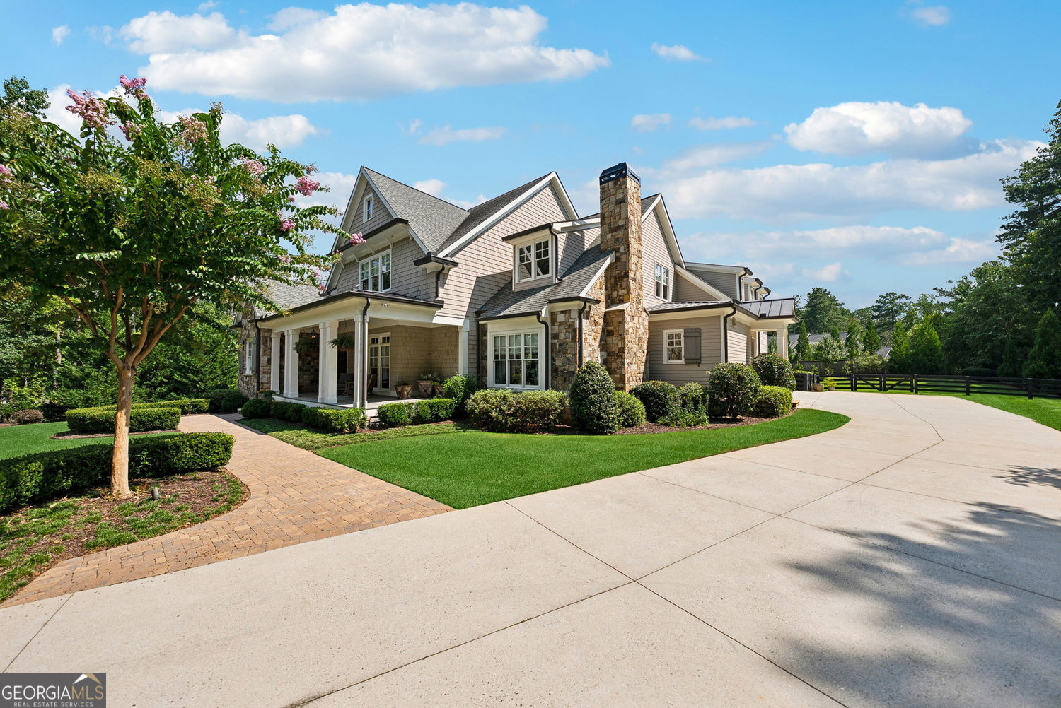 Roswell, Georgia 30075, United States, 4 Bedrooms Bedrooms, ,5 BathroomsBathrooms,Residential,Pending,199784