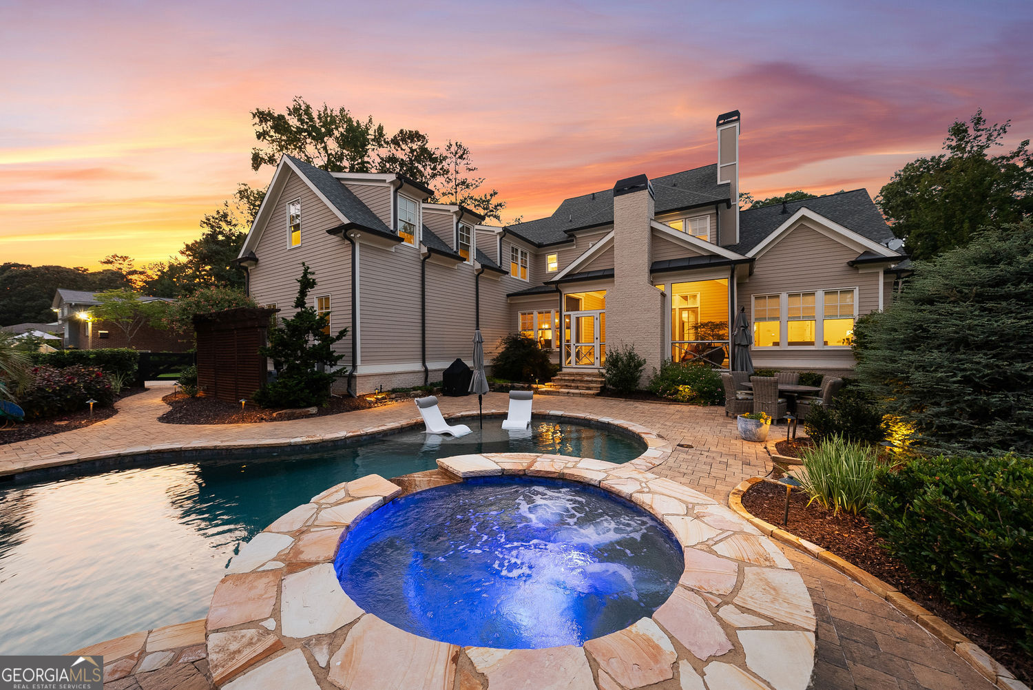 Roswell, Georgia 30075, United States, 4 Bedrooms Bedrooms, ,5 BathroomsBathrooms,Residential,Pending,199784