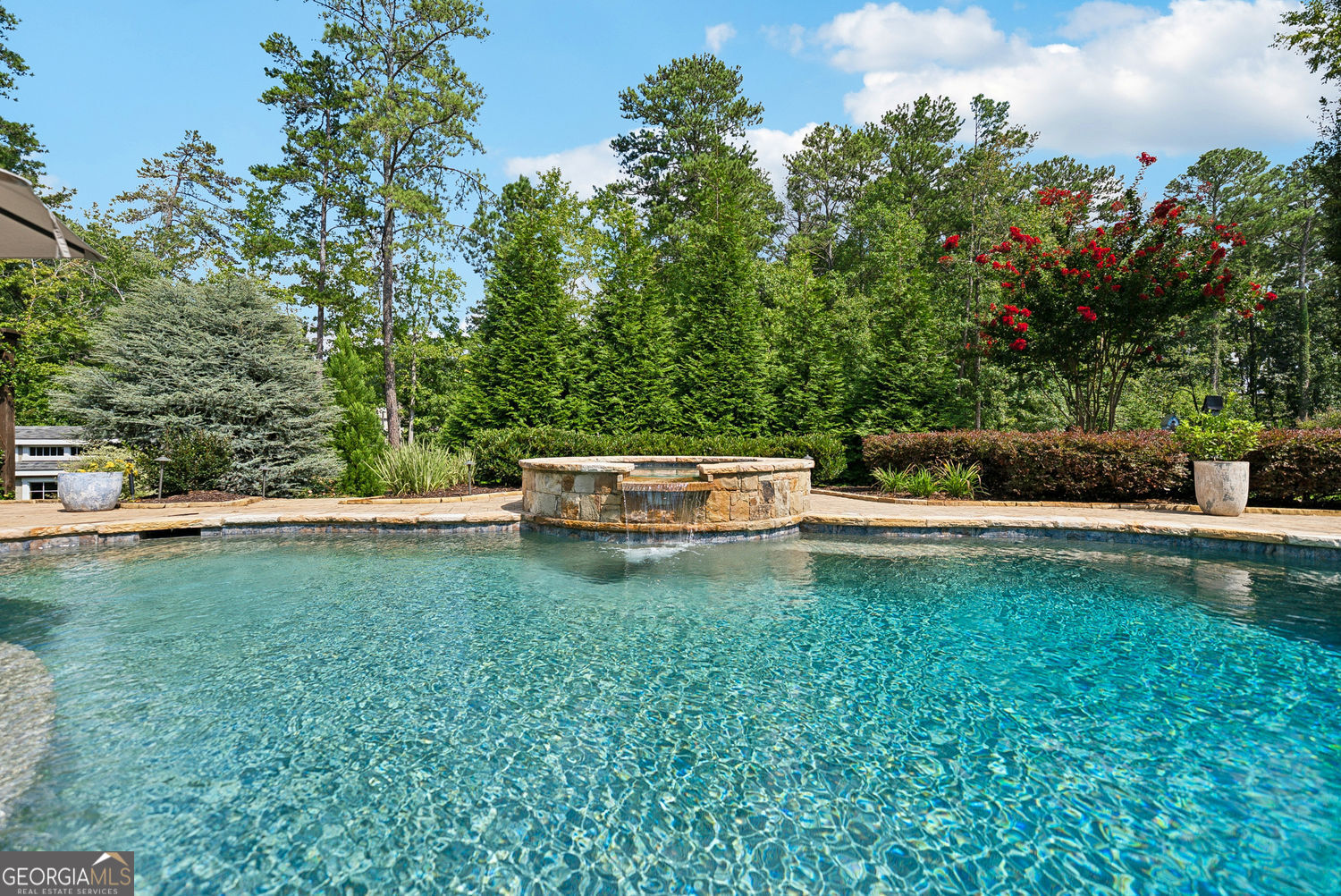 Roswell, Georgia 30075, United States, 4 Bedrooms Bedrooms, ,5 BathroomsBathrooms,Residential,Pending,199784