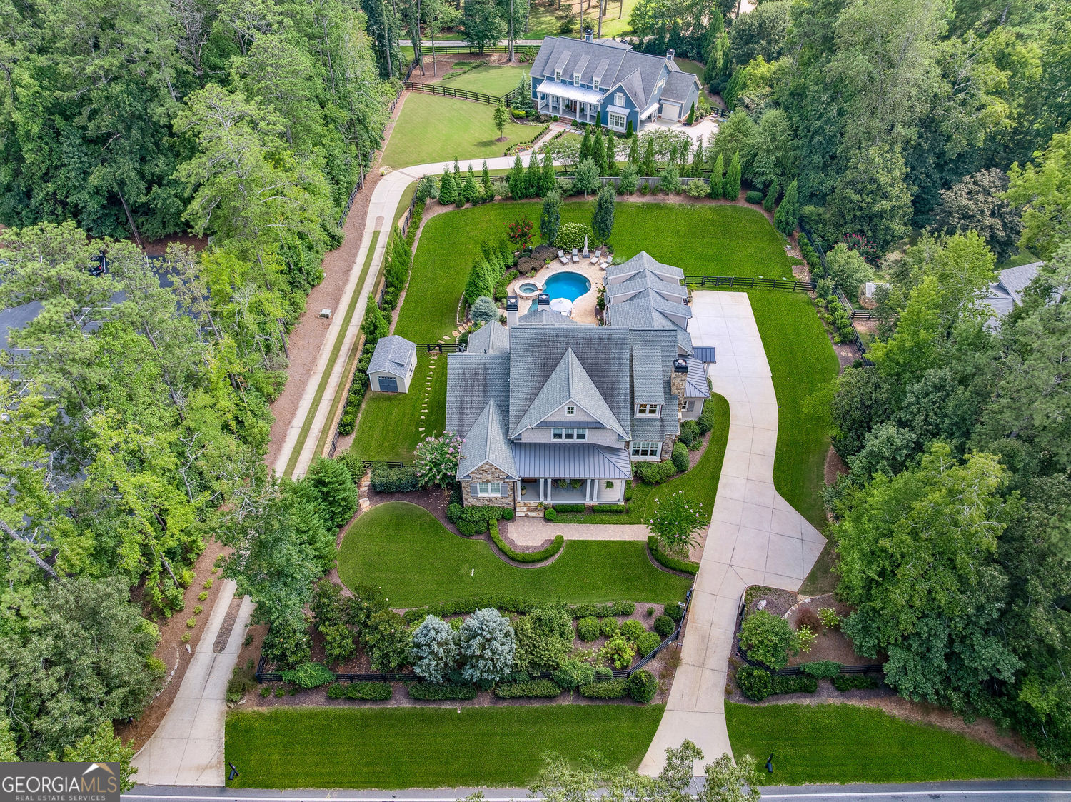 Roswell, Georgia 30075, United States, 4 Bedrooms Bedrooms, ,5 BathroomsBathrooms,Residential,Pending,199784