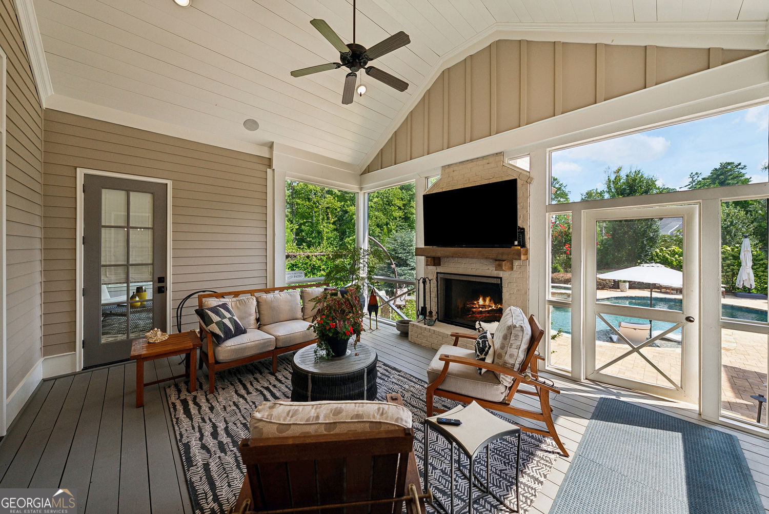 Roswell, Georgia 30075, United States, 4 Bedrooms Bedrooms, ,5 BathroomsBathrooms,Residential,Pending,199784