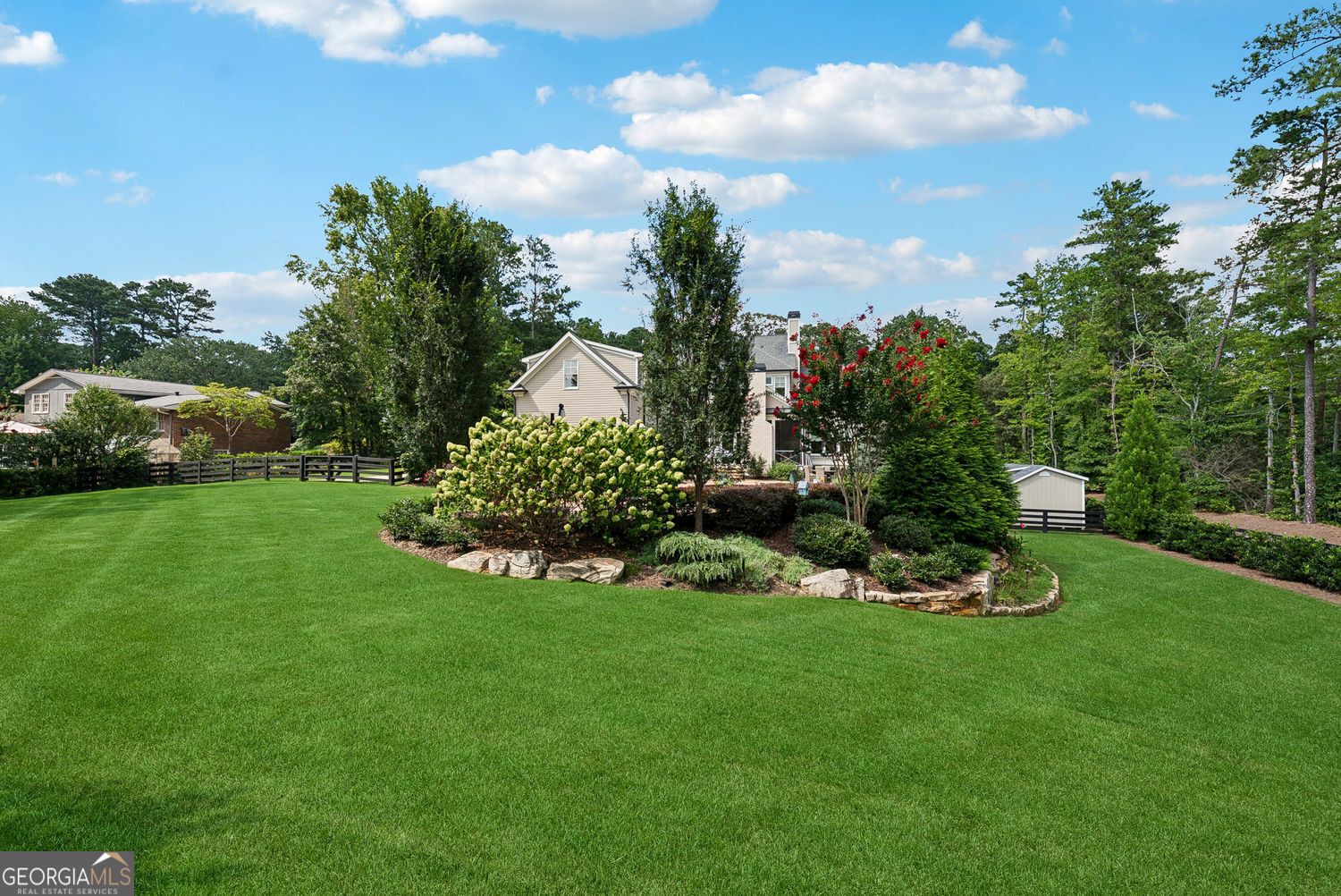 Roswell, Georgia 30075, United States, 4 Bedrooms Bedrooms, ,5 BathroomsBathrooms,Residential,Pending,199784