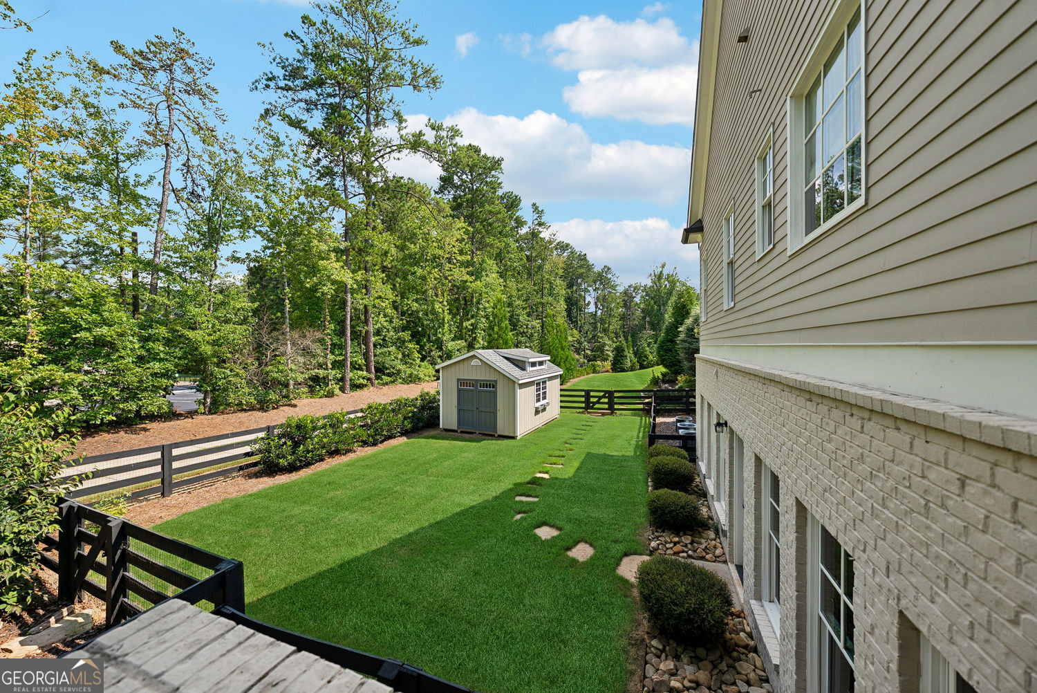 Roswell, Georgia 30075, United States, 4 Bedrooms Bedrooms, ,5 BathroomsBathrooms,Residential,Pending,199784