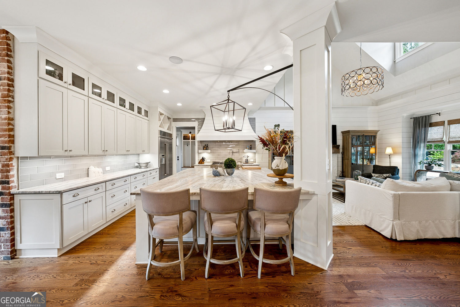 Roswell, Georgia 30075, United States, 4 Bedrooms Bedrooms, ,5 BathroomsBathrooms,Residential,Pending,199784