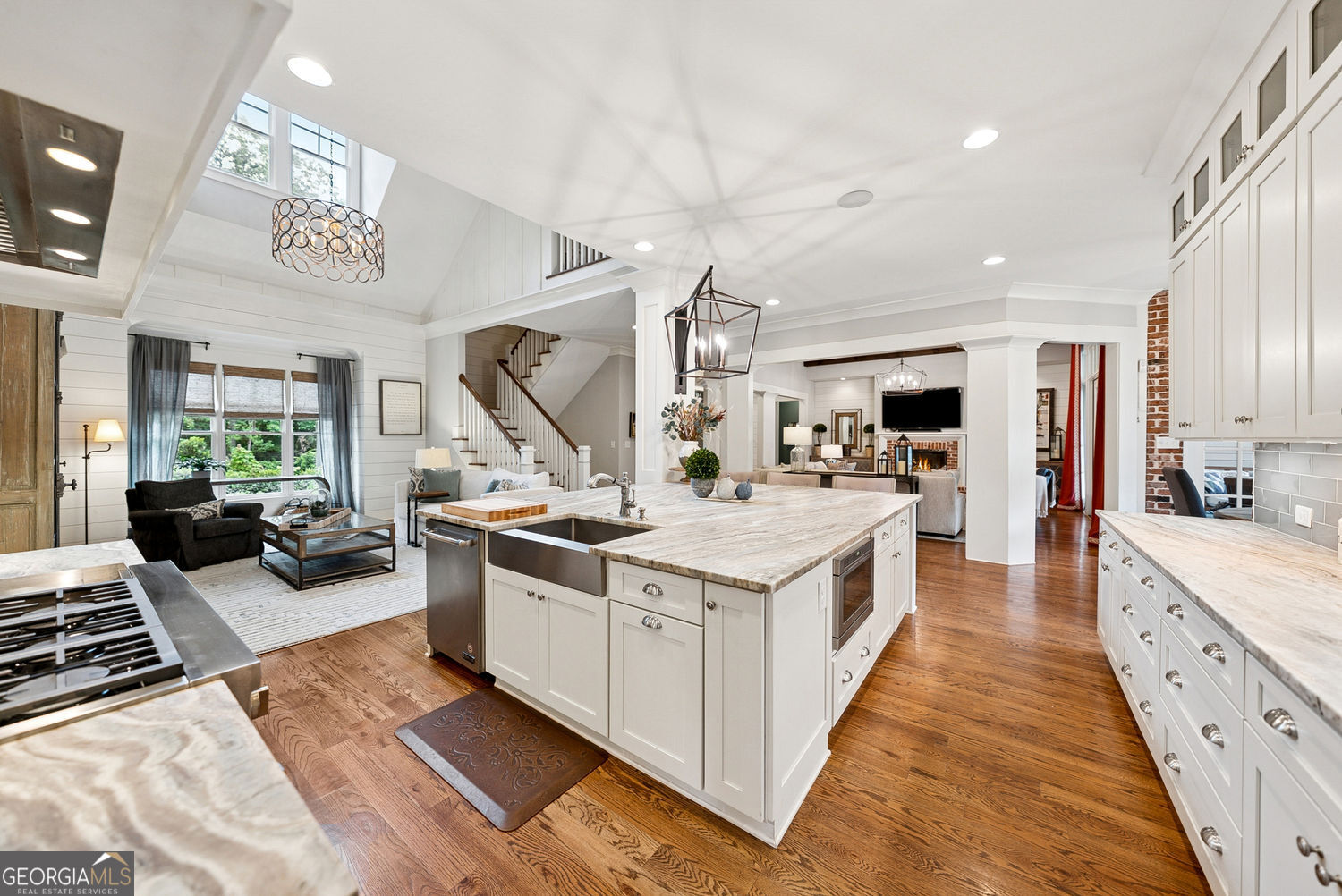 Roswell, Georgia 30075, United States, 4 Bedrooms Bedrooms, ,5 BathroomsBathrooms,Residential,Pending,199784