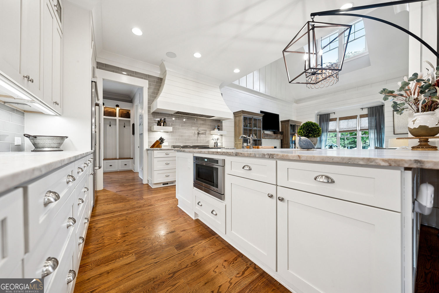 Roswell, Georgia 30075, United States, 4 Bedrooms Bedrooms, ,5 BathroomsBathrooms,Residential,Pending,199784