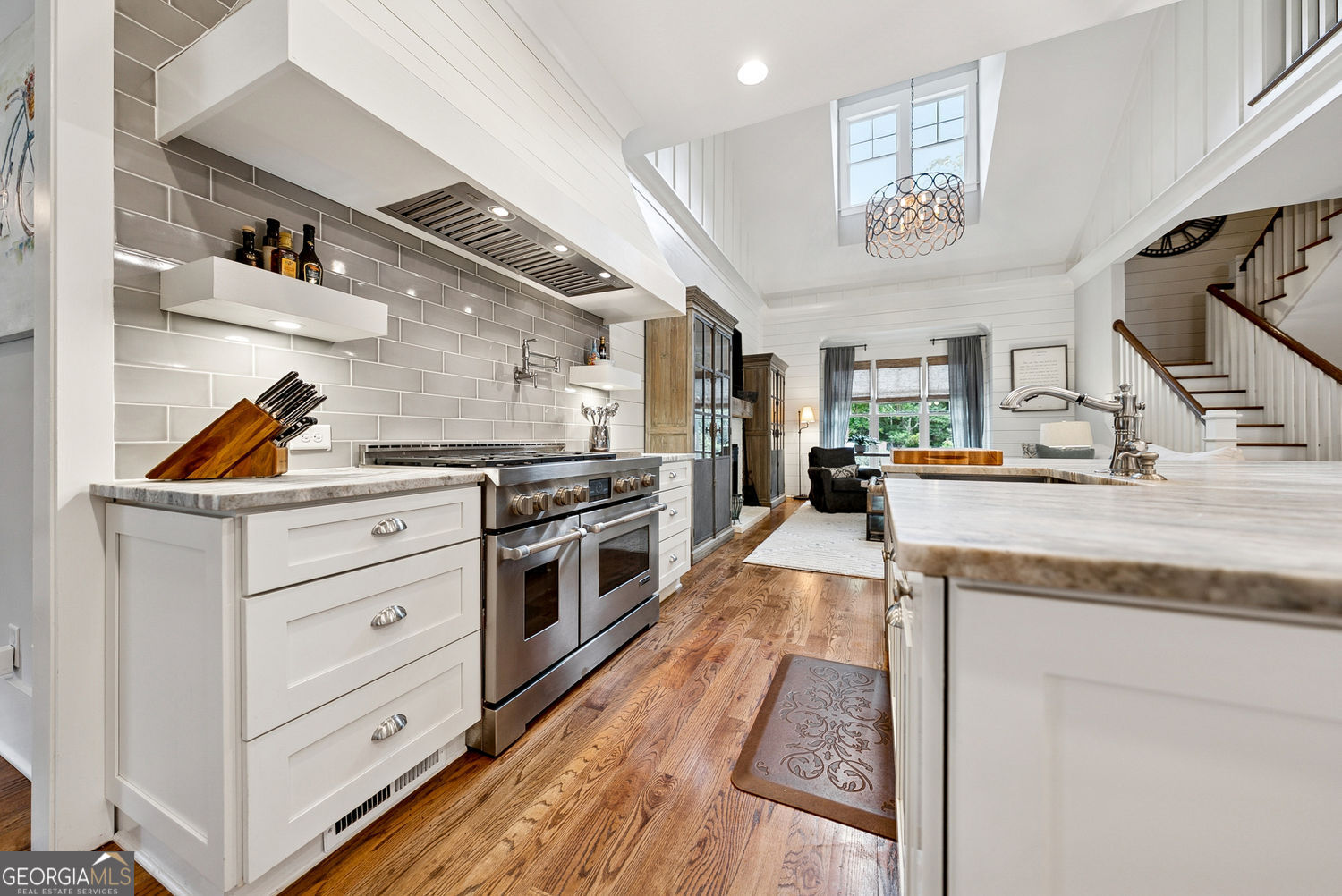 Roswell, Georgia 30075, United States, 4 Bedrooms Bedrooms, ,5 BathroomsBathrooms,Residential,Pending,199784