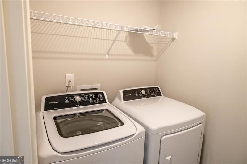 Canton, Georgia 30115, United States, 6 Bedrooms Bedrooms, ,4 BathroomsBathrooms,Residential,Active,158224