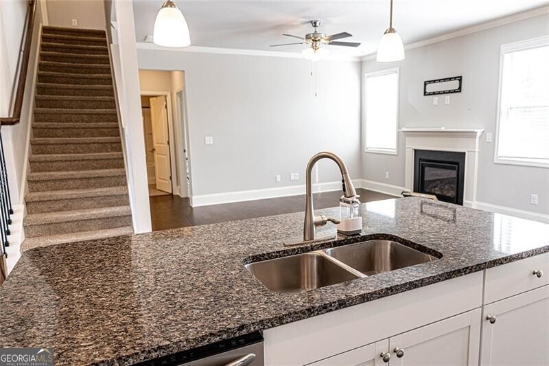 Canton, Georgia 30115, United States, 6 Bedrooms Bedrooms, ,4 BathroomsBathrooms,Residential,Active,158224