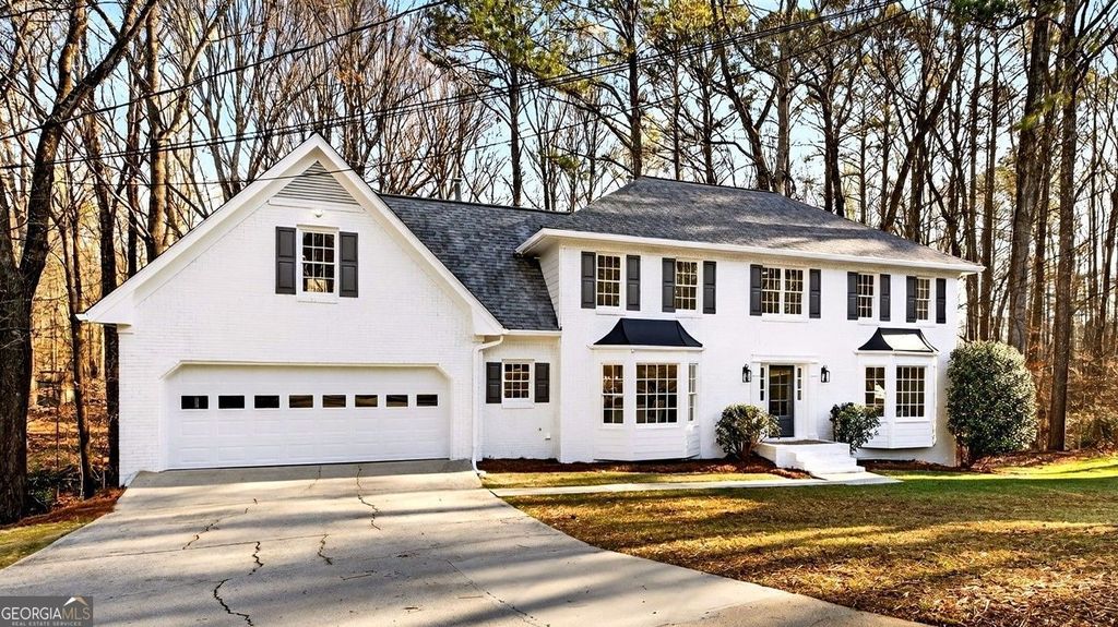 Photo of 5649 Whitesburg Court, Peachtree Corners, GA 30092 (MLS # 10717364)