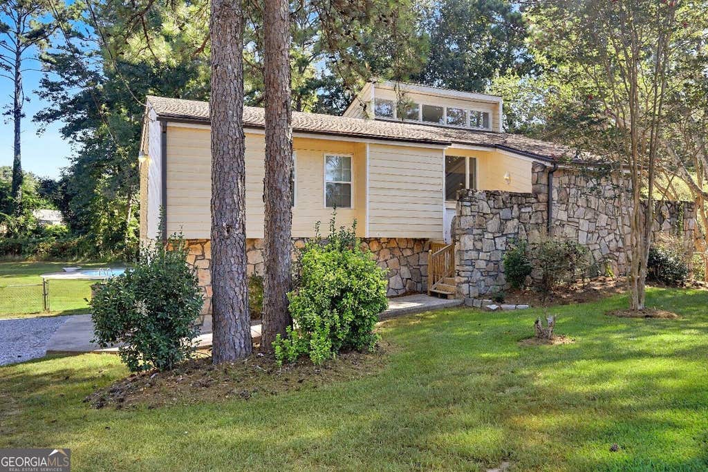 Photo of 915 Strawberry Court, Ellenwood, GA 30294 (MLS # 10832935)