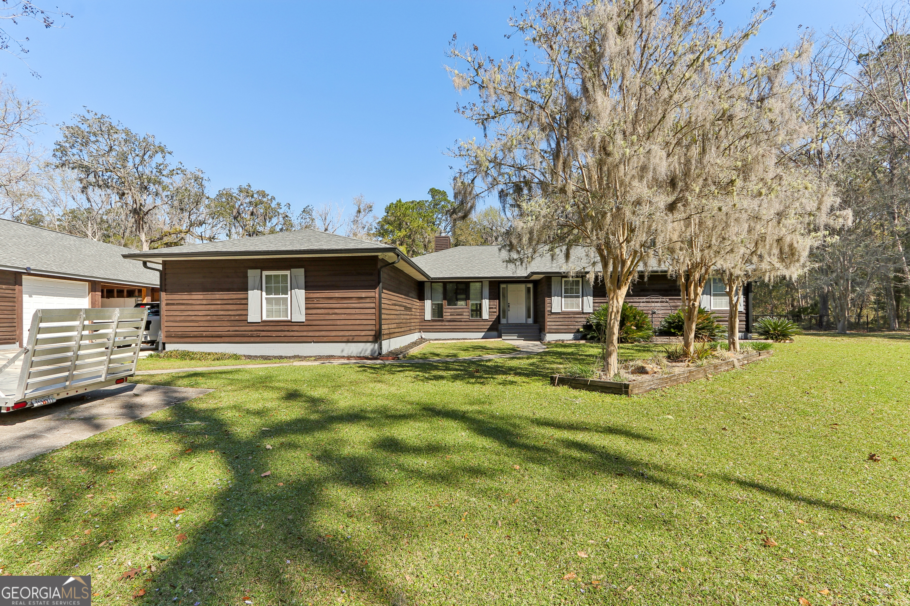 325 White Oak PL