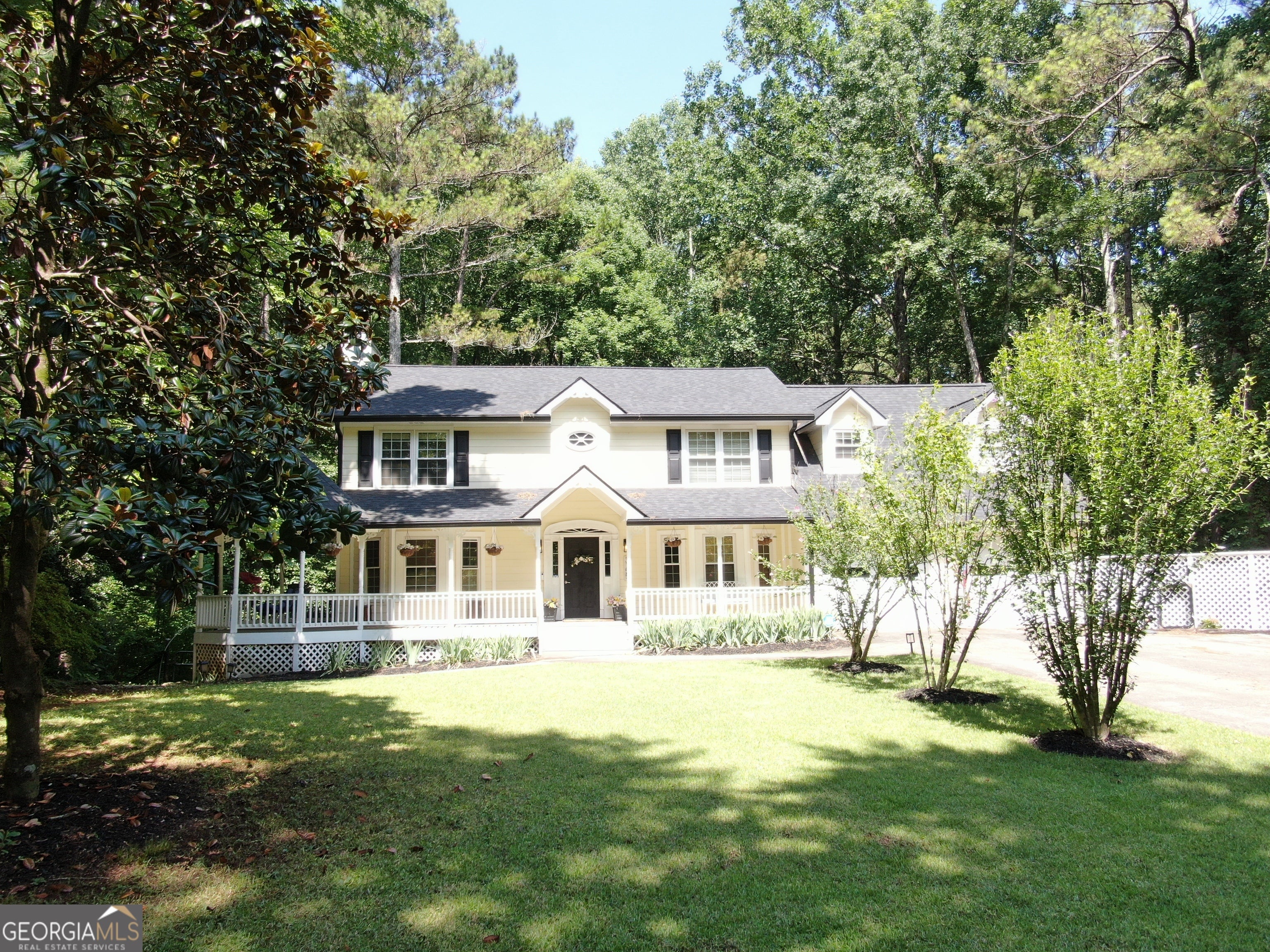 3155 Laura LN
