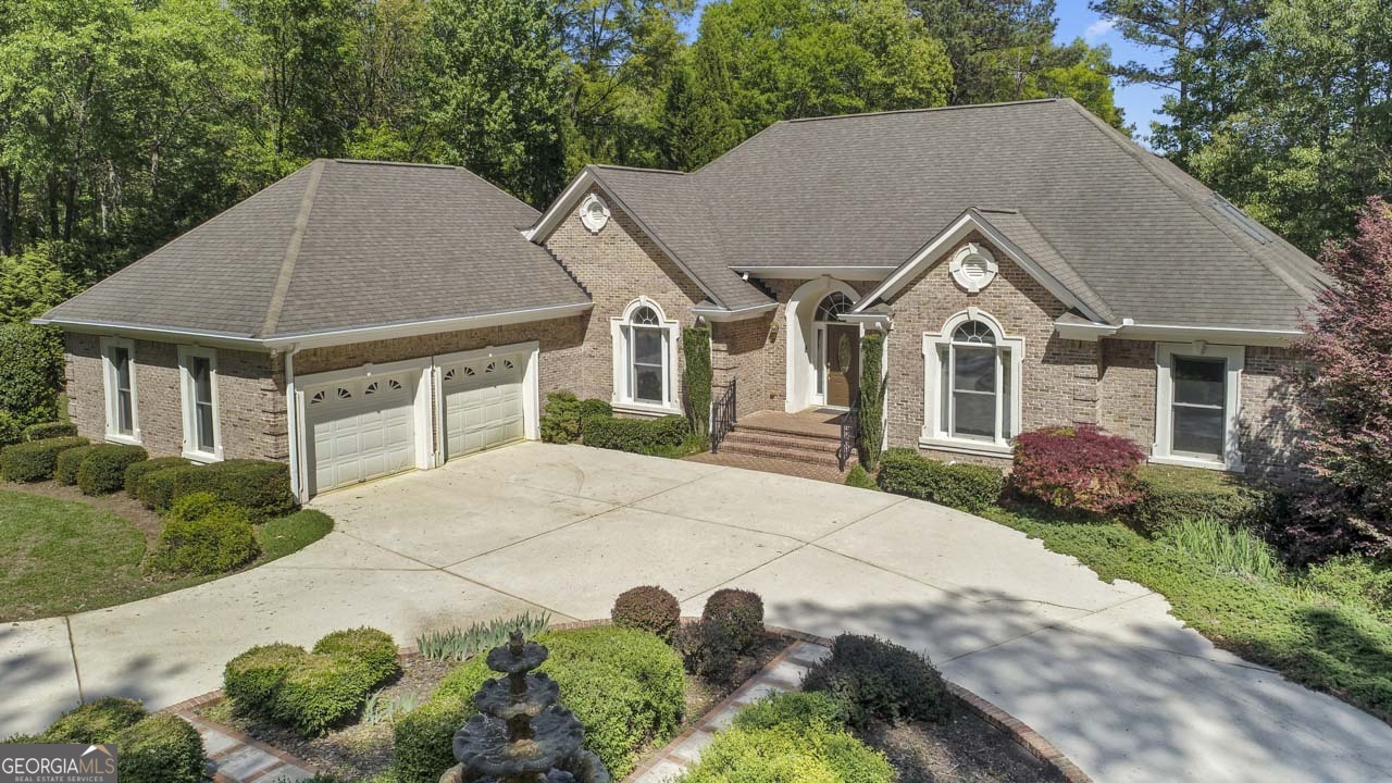 220 Allie DR