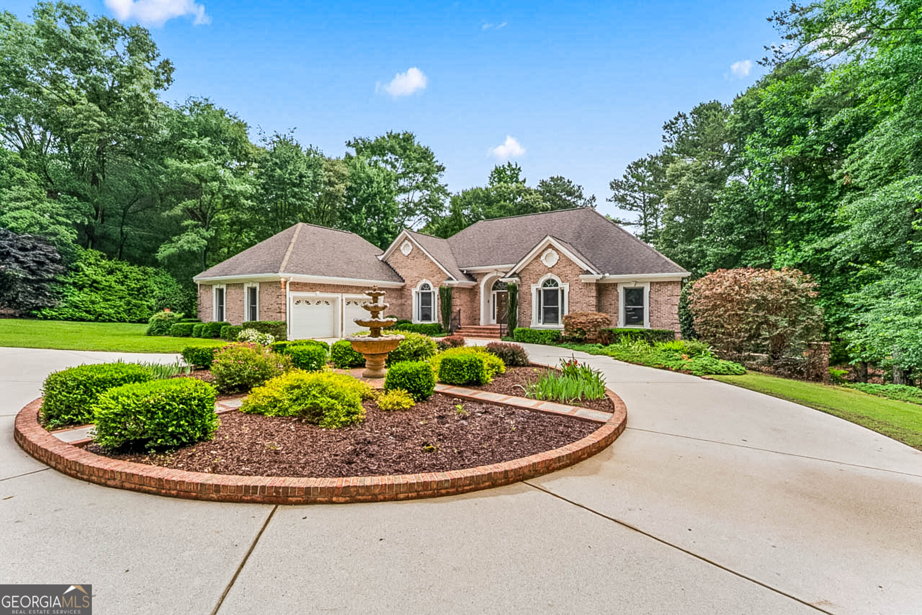 220 Allie DR