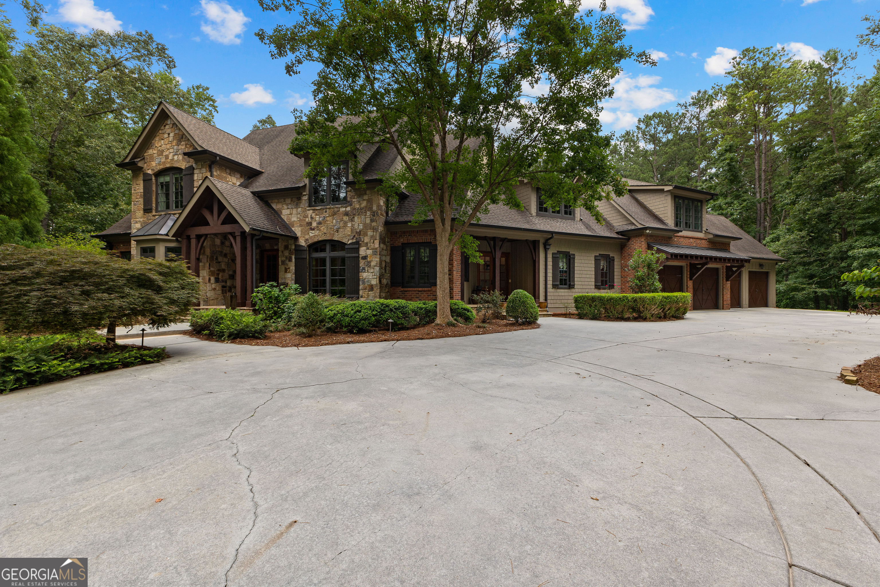 Fayetteville, Georgia 30215, United States, 5 Bedrooms Bedrooms, ,7 BathroomsBathrooms,Residential,Active,181373