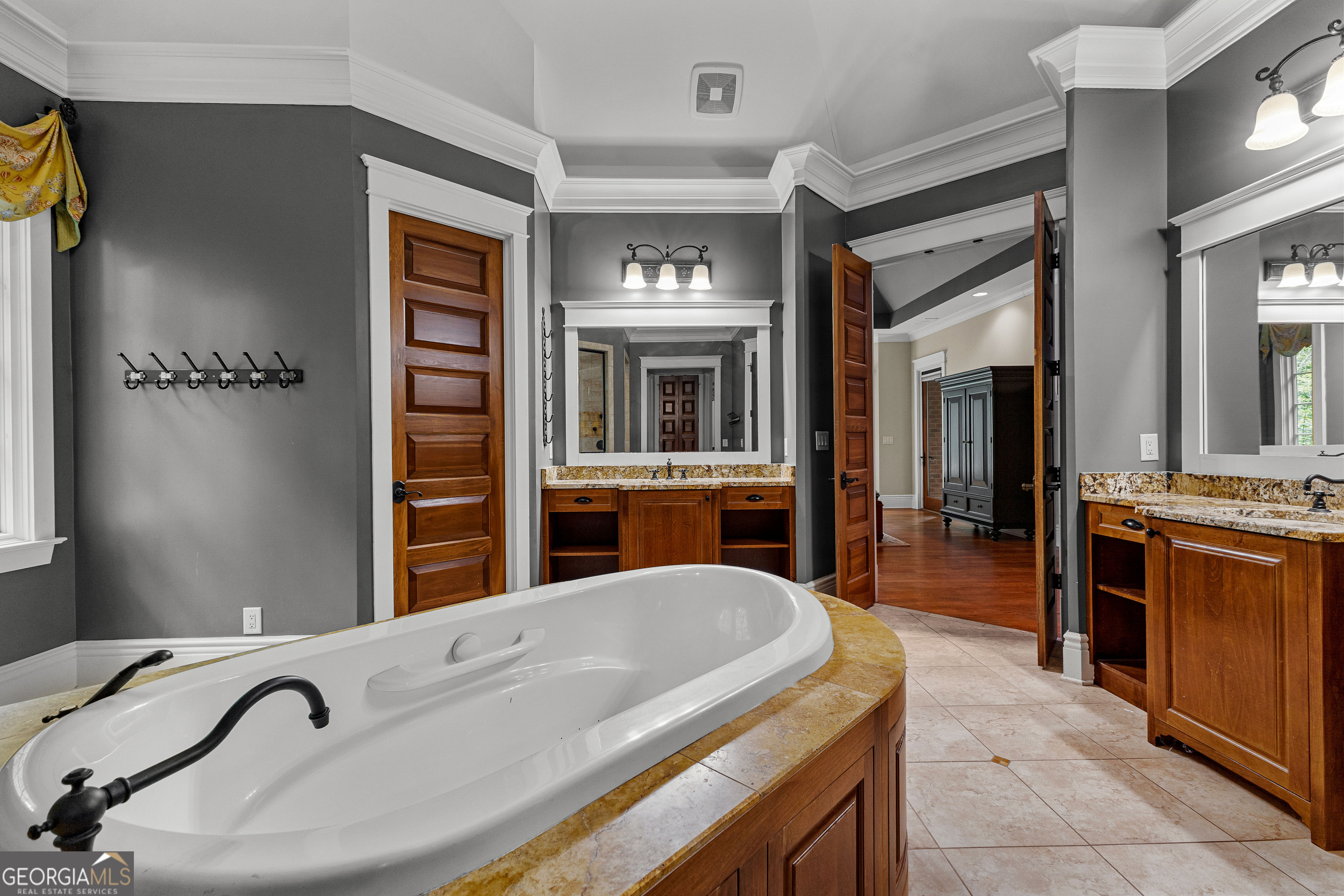 Fayetteville, Georgia 30215, United States, 5 Bedrooms Bedrooms, ,7 BathroomsBathrooms,Residential,Active,181373