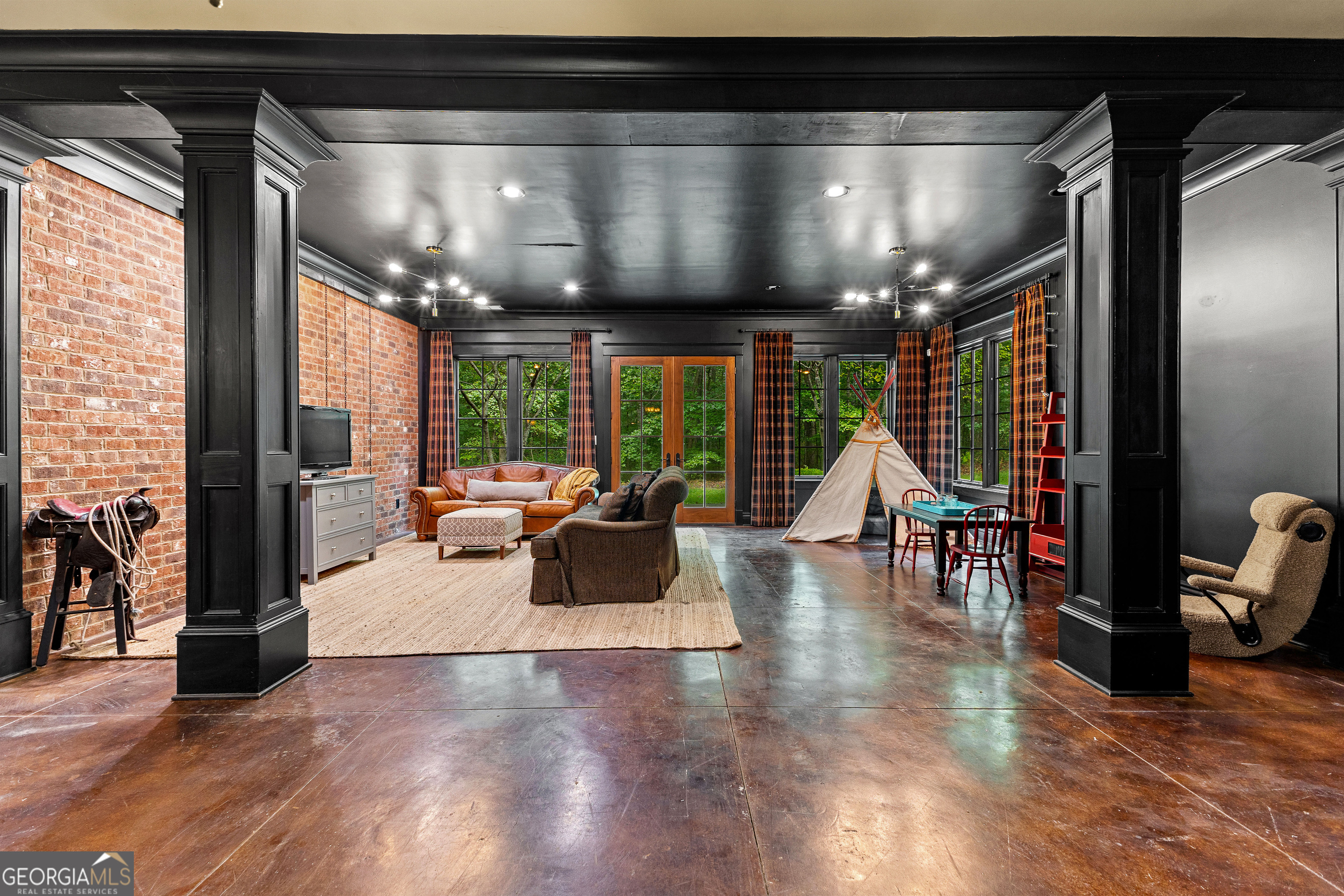 Fayetteville, Georgia 30215, United States, 5 Bedrooms Bedrooms, ,7 BathroomsBathrooms,Residential,Active,181373