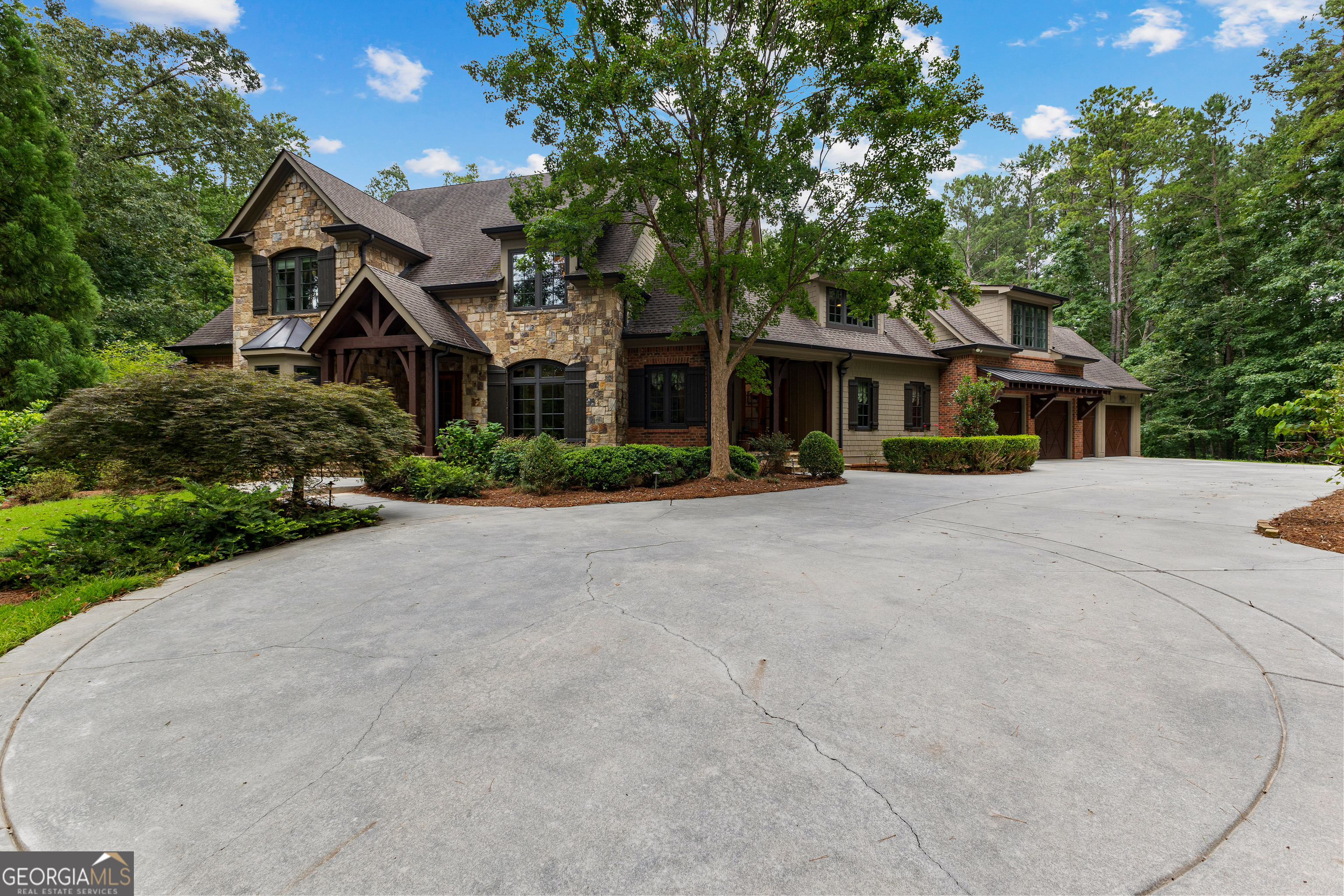 Fayetteville, Georgia 30215, United States, 5 Bedrooms Bedrooms, ,7 BathroomsBathrooms,Residential,Active,181373