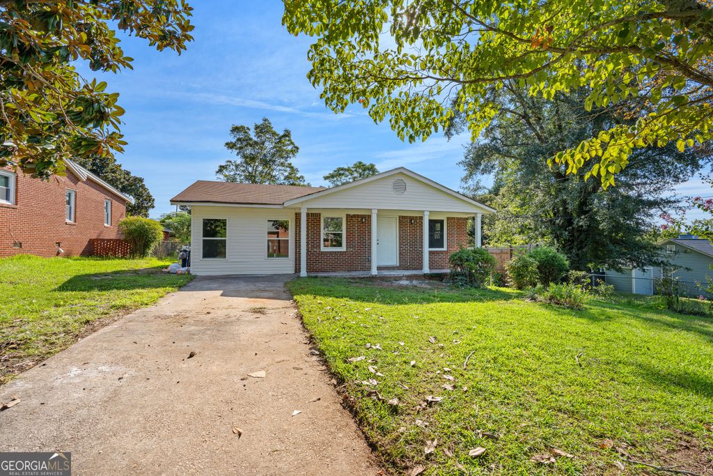 Photo of 1324 Spellman Avenue, Griffin, GA 30223 (MLS # 10779043)