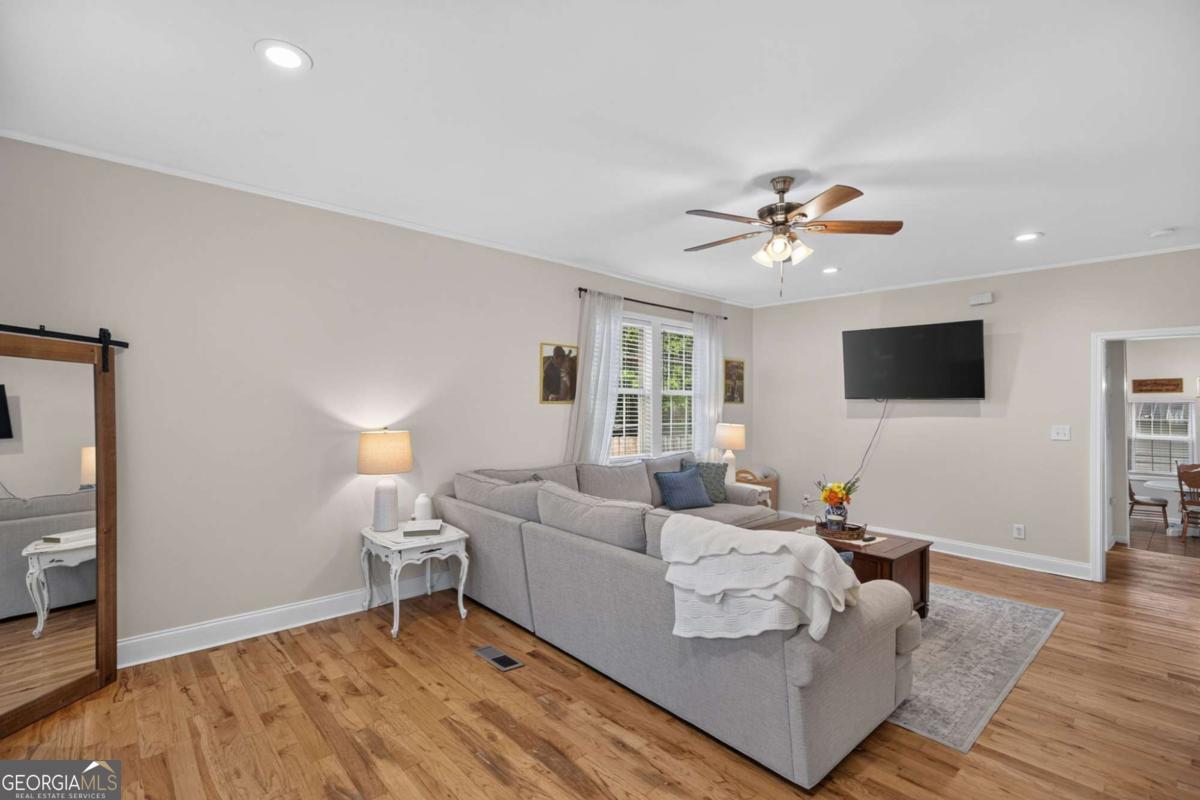 254 Litchfield ST