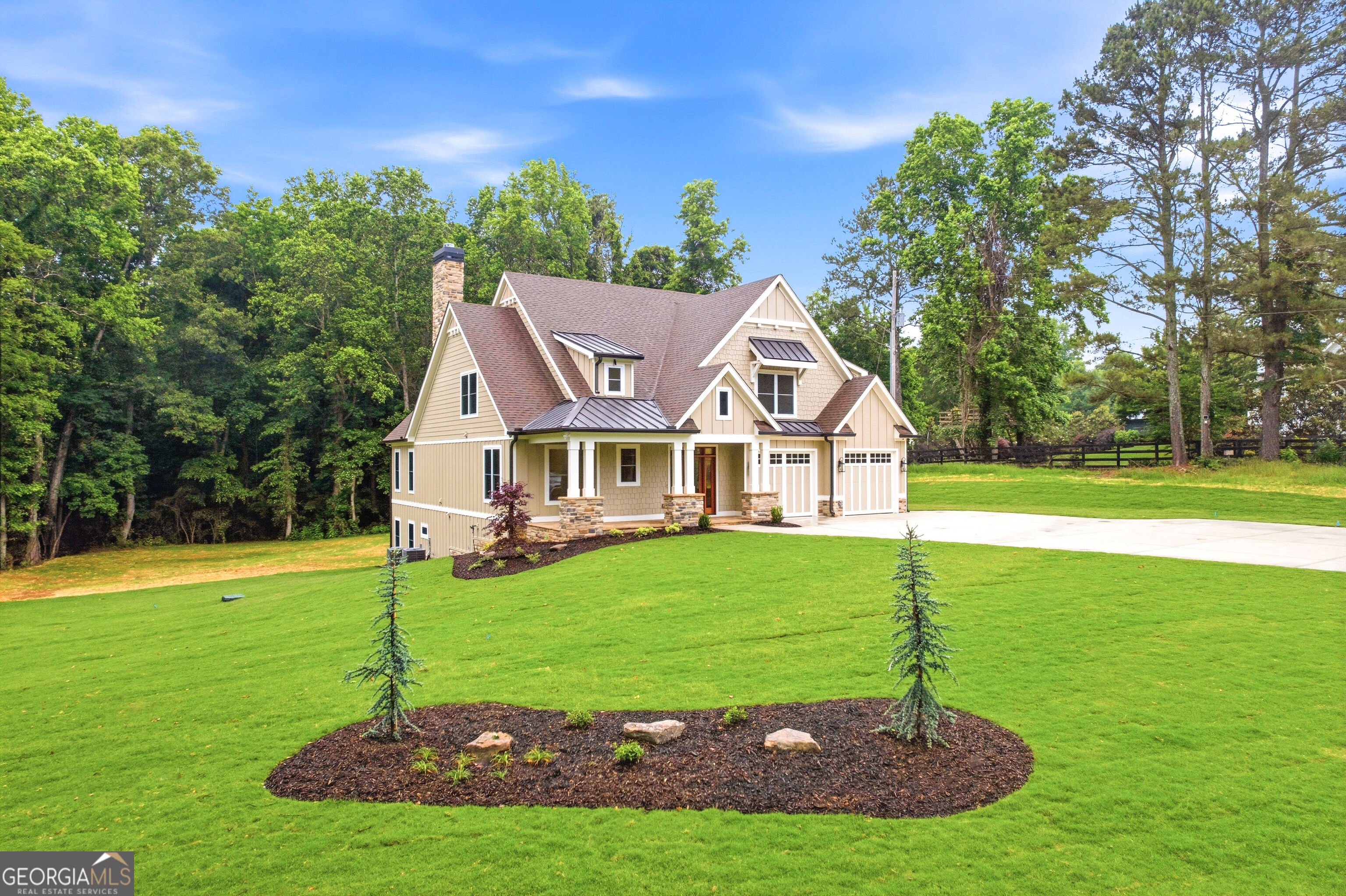 7085 Vaughn RD