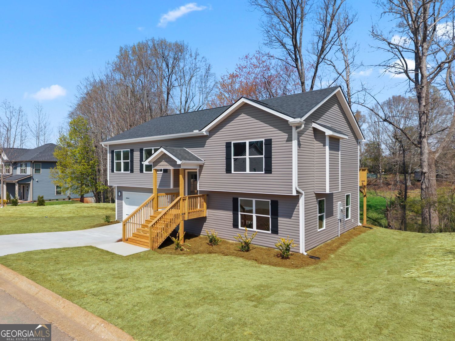 226 Highland Pointe DR