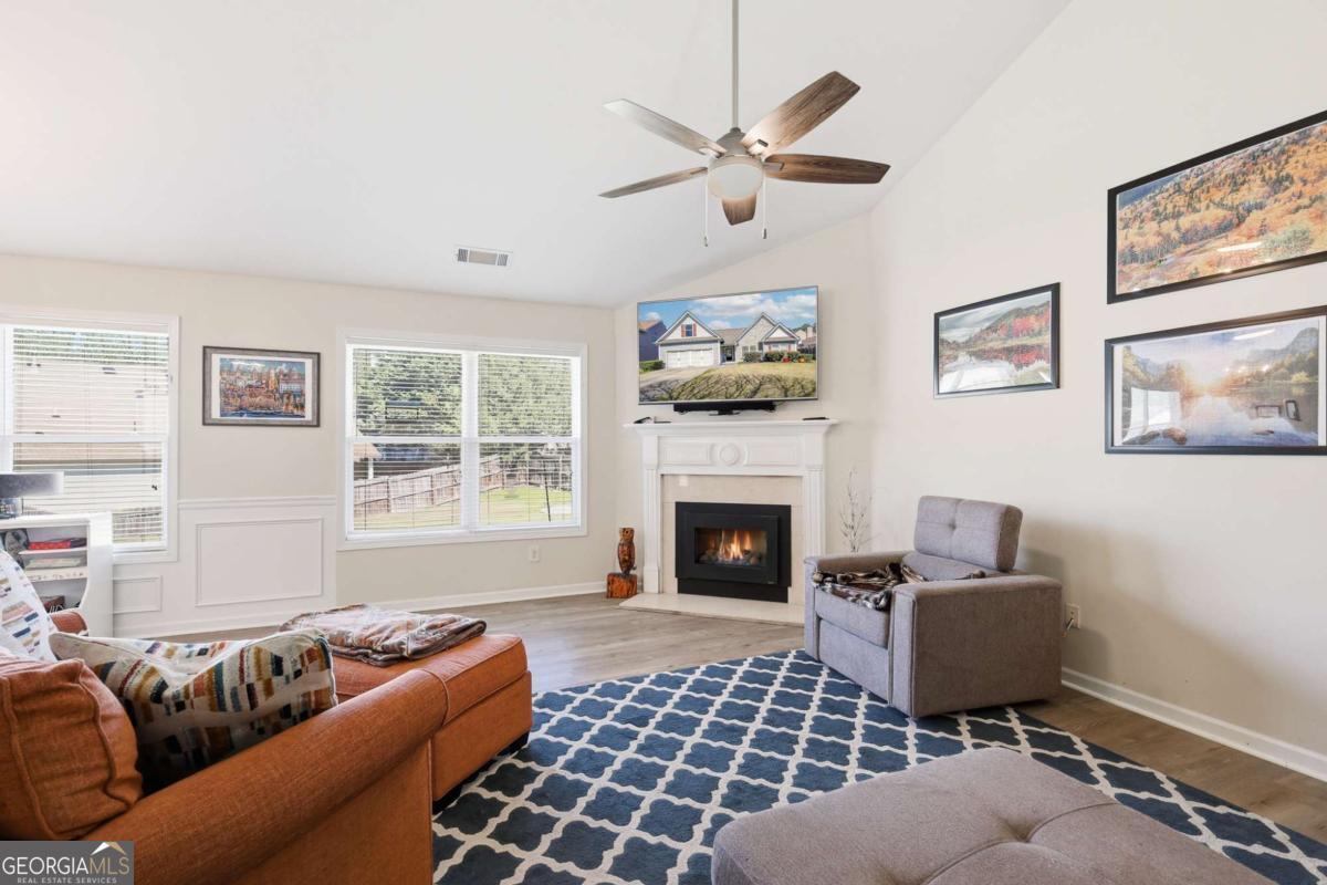 1372 Summer Hill CT