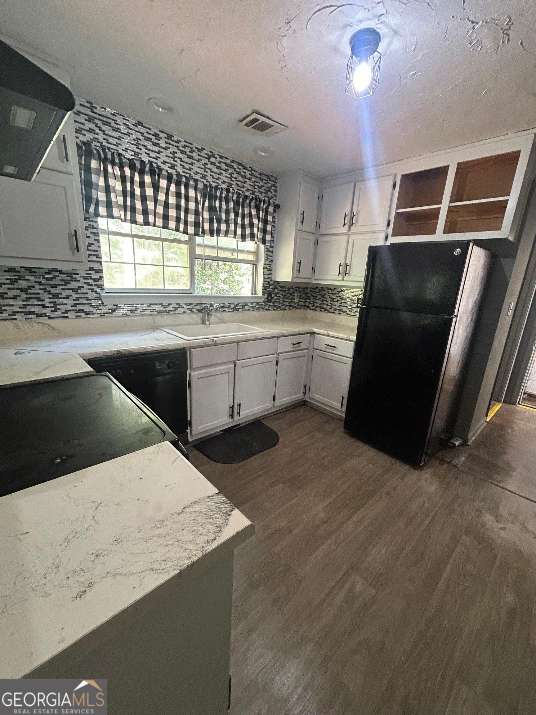 214 Sherwood LOOP
