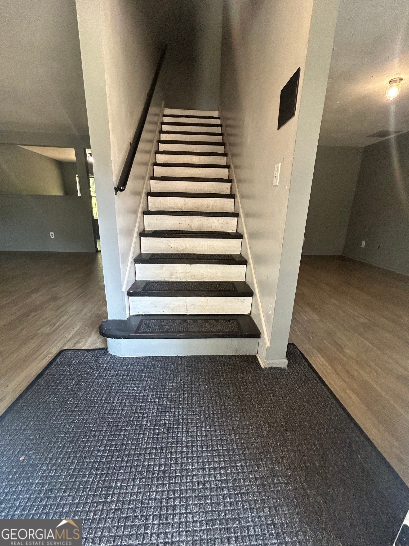 214 Sherwood LOOP