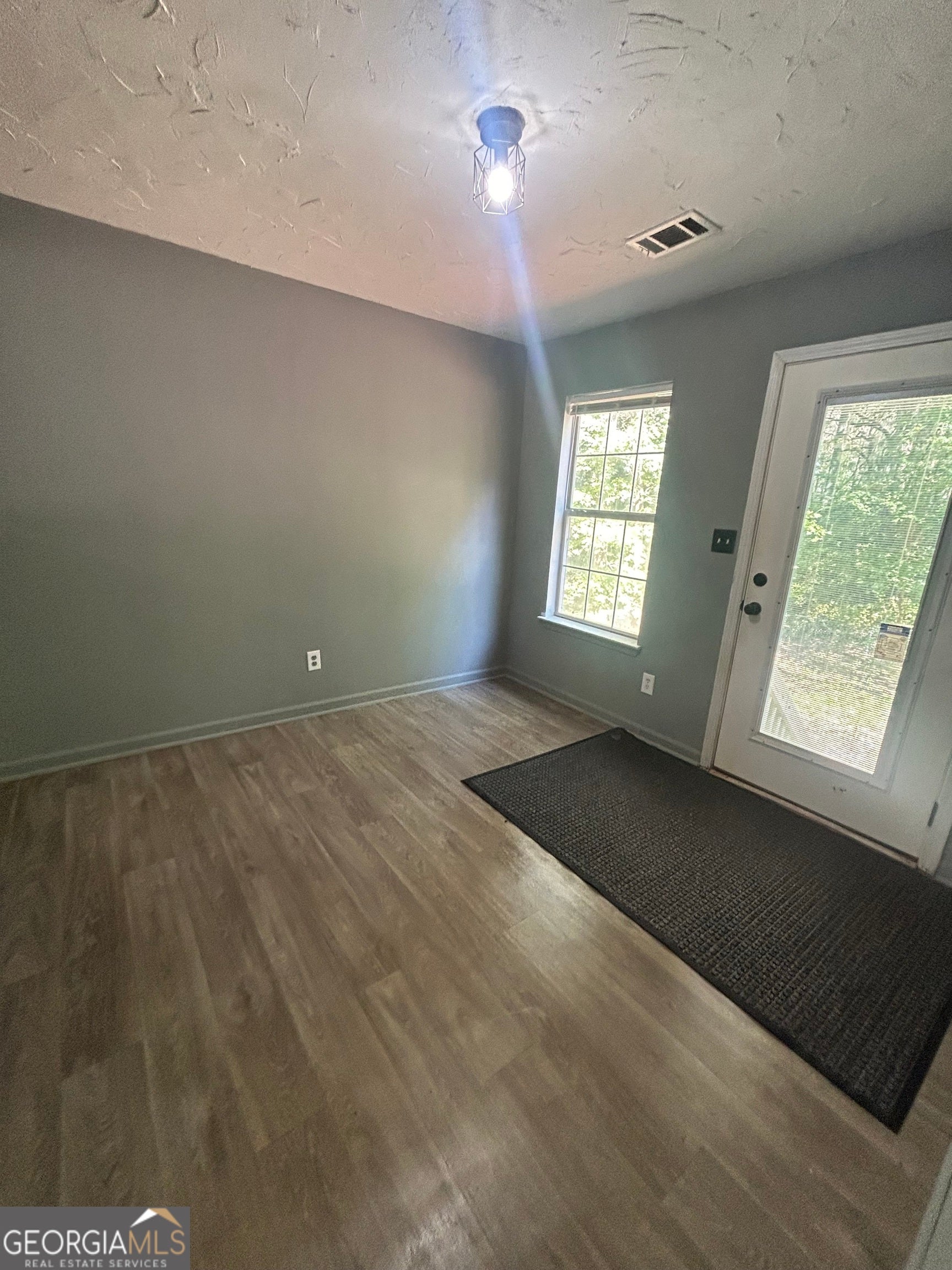 214 Sherwood LOOP