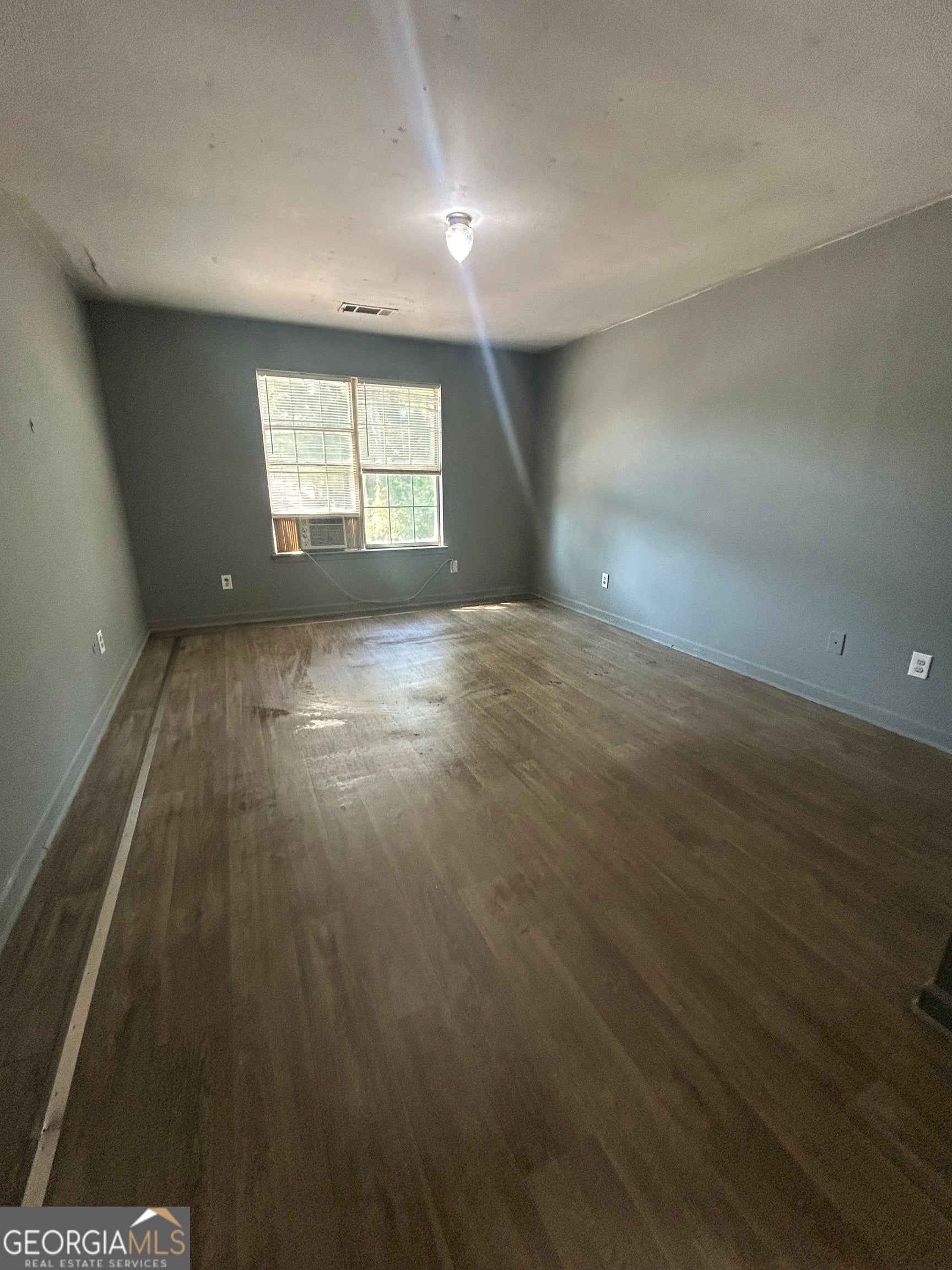214 Sherwood LOOP