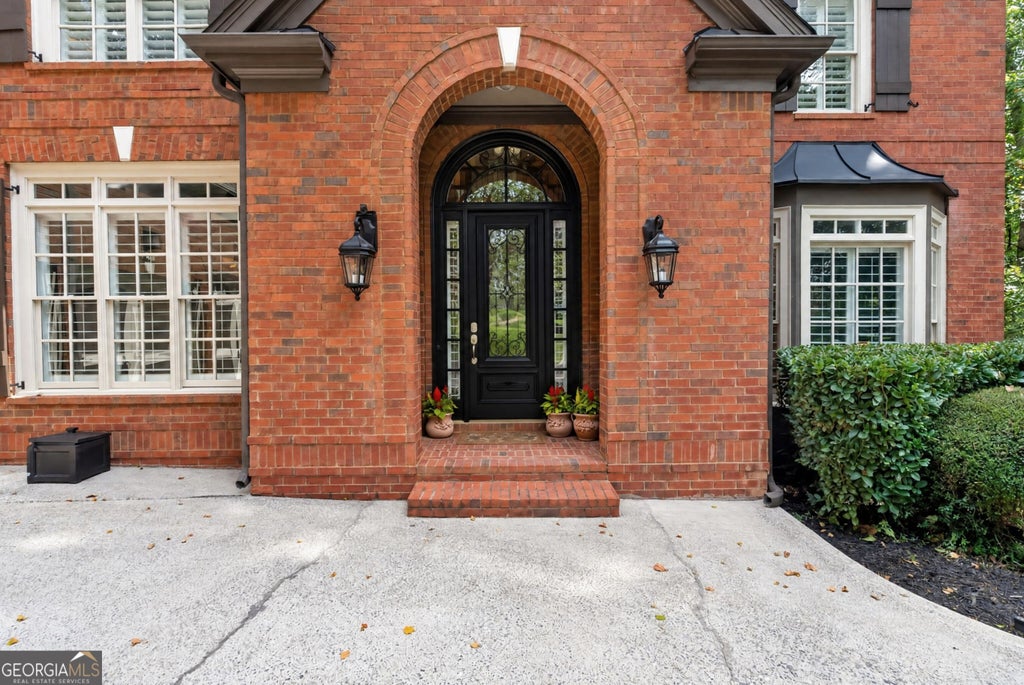 Photo of 16054 Inverness Trail, Milton, GA 30004 (MLS # 10850871)