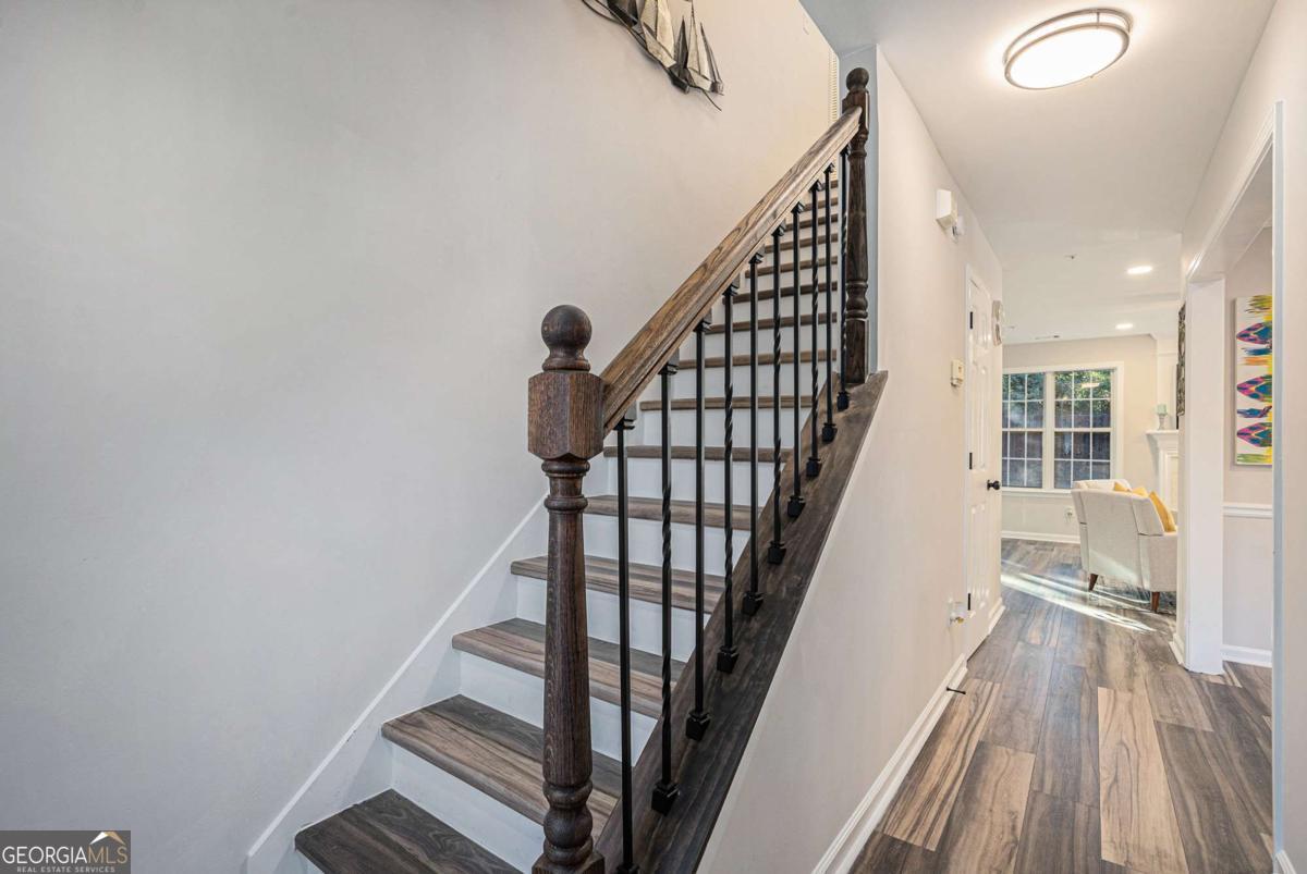 1683 Evanston CIR