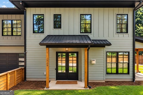 Photo of 1010 Violet Street SW #B, Atlanta, GA 30310 (MLS # 10879143)
