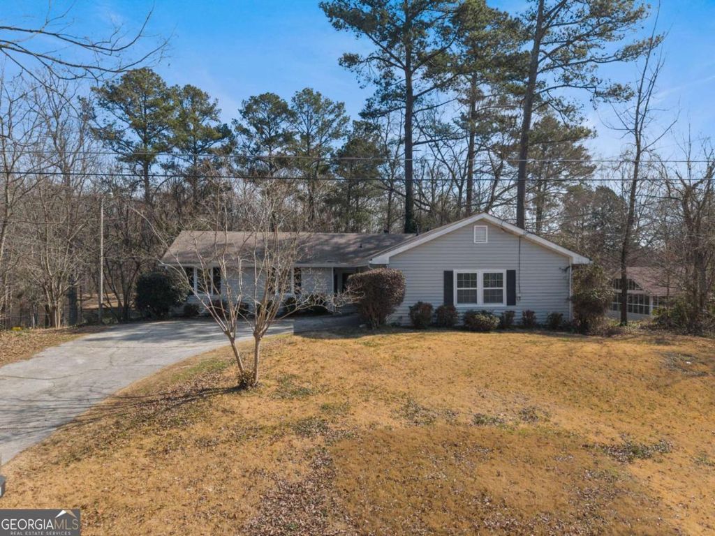 Photo of 1384 Country Lane Way NE, Conyers, GA 30012 (MLS # 10692749)