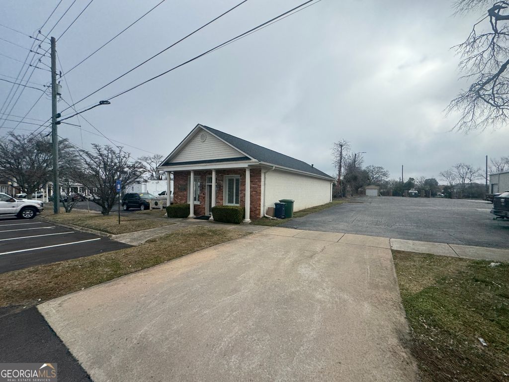 Photo of 212 S 10th Street, Griffin, GA 30223 (MLS # 10689637)