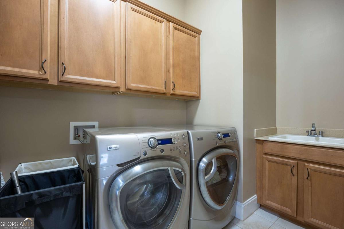 Falkirk Pointe - Residential