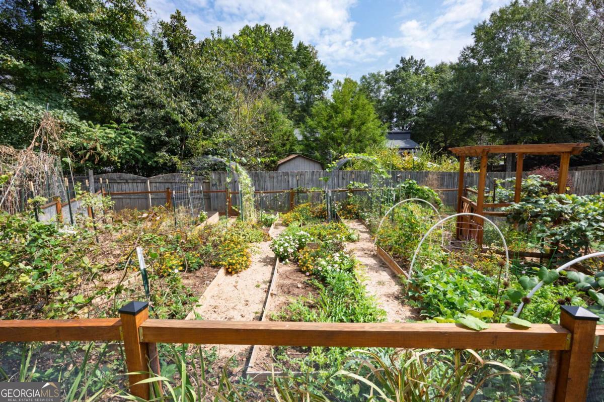 Falkirk Pointe - Residential